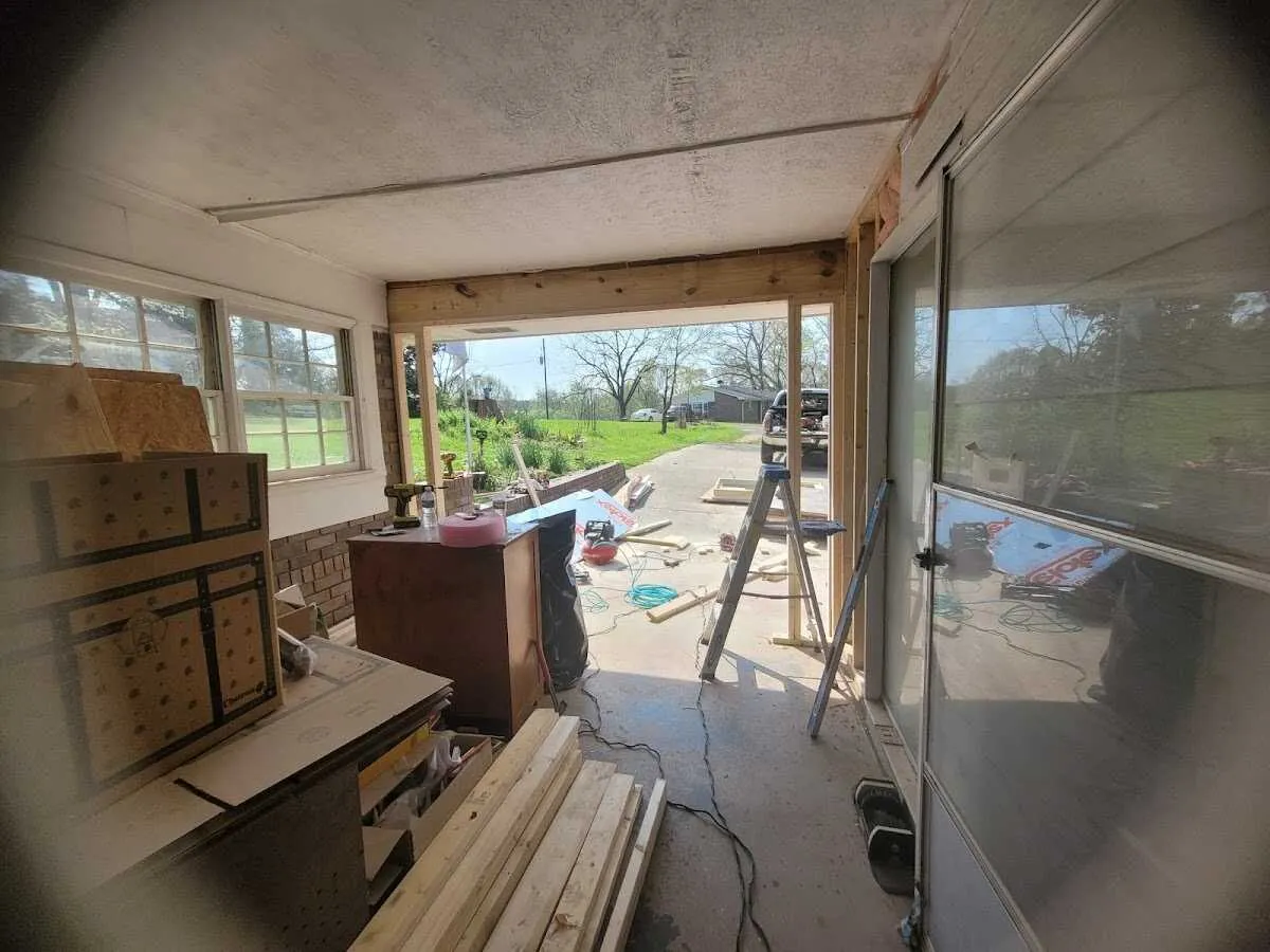 Air movers and dehumidifier for Drying & Dehumidification in Happy Valley